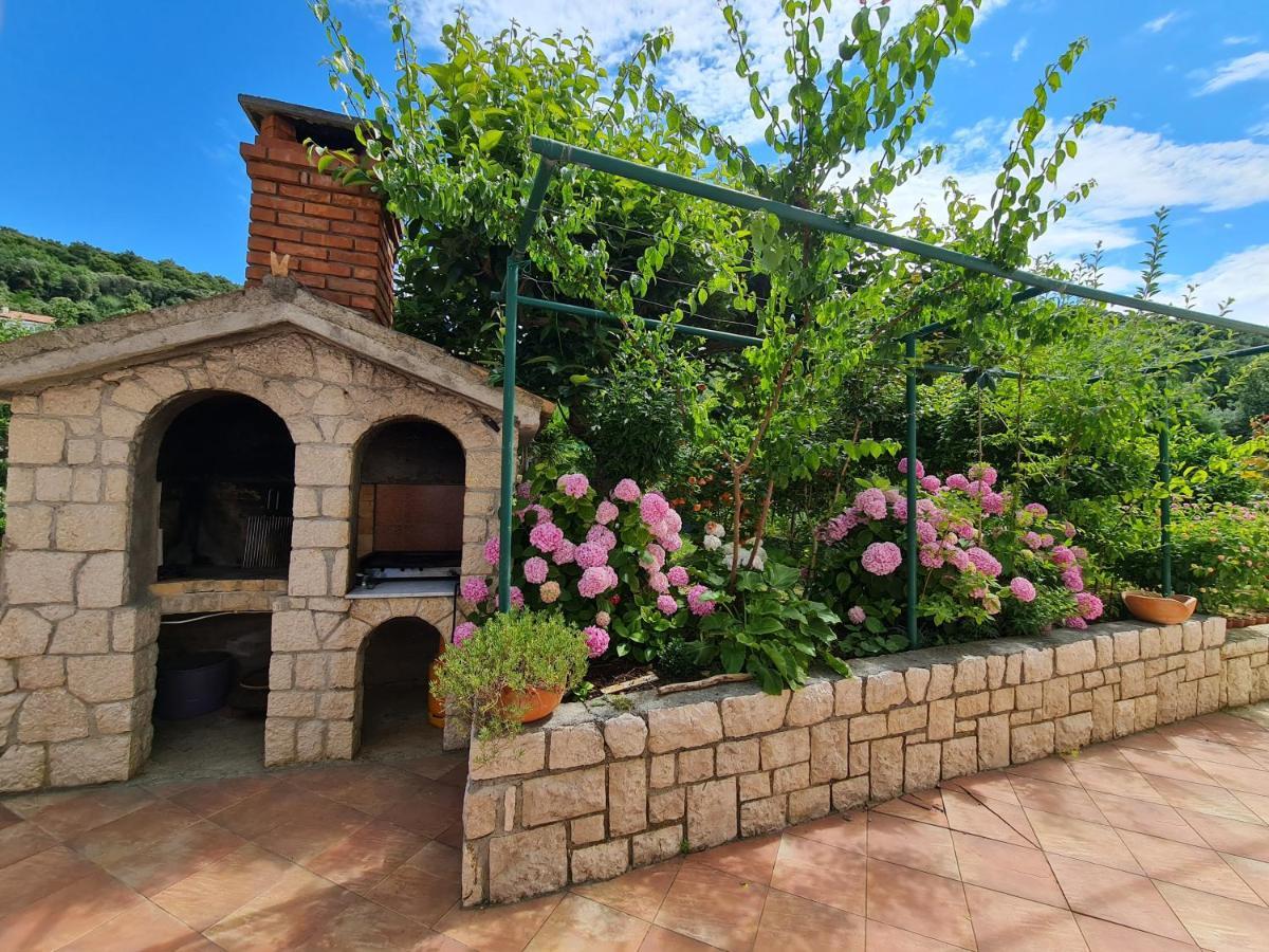 Apartment Gulic Supetarska Draga Exterior photo